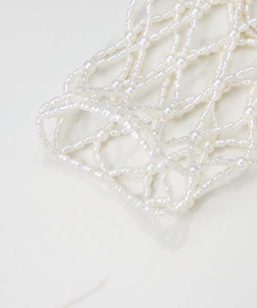 PAPILLONNER(パピヨネ)の「PAPILLONNER/パール付け袖(ブレスレット・レディース・ホワイト・FREE)」の3枚目の写真