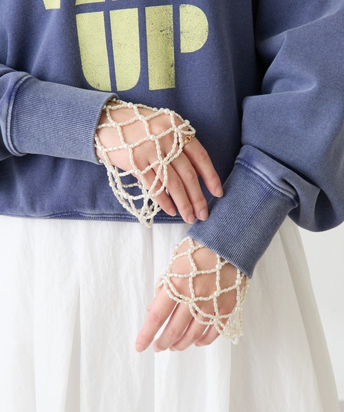 PAPILLONNER(パピヨネ)の「PAPILLONNER/パール付け袖(ブレスレット・レディース・ホワイト・FREE)」の5枚目の写真