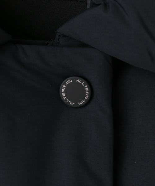 DESCENTE ALLTERRAIN（デサント　オルテライン）の「【DESCENTE ALLTERRAIN/デサントオルテライン】 INSULATED LIGHTWEIGH（その他アウター・レディース・ブラック/ベージュ・SMALL）」の8枚目の写真