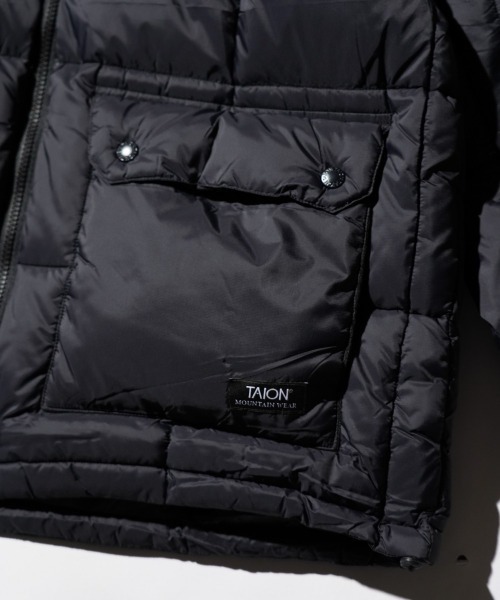 TAION(タイオン)の「TAION / タイオン MOUNTAIN PACKABLE VOLUME DOWN PARKA (TAION-106VZMT) マウンテン パッカブル ボリューム ダウンパーカー(ダウンジャケット/コート・メンズ・ブラック/グレー・X-LARGE/LARGE/MEDIUM)」の8枚目の写真