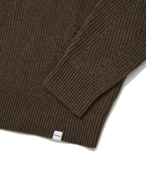 COVERNAT（カバーナット）の「ラムズウールカラーニットベージュ（ニット/セーター・レディース・その他・SMALL/LARGE/X-LARGE）」の5枚目の写真