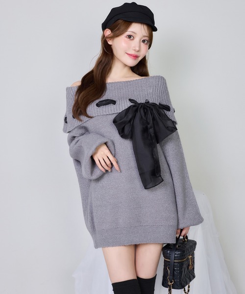 one after another NICE CLAUP(ワンアフターアナザーナイスクラップ)の「リボン付きオフショルニットワンピ(ワンピース・レディース・アイボリー/サックスブルー/チャコールグレー/ピンク・FREE)」の3枚目の写真