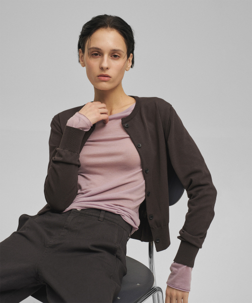 ANOTHER OFFICE WOMEN(アナザー オフィス ウーマン)の「w. Basis Roundneck Cardigan (Pewter)(カーディガン/ボレロ・レディース・その他・0)」の1枚目の写真