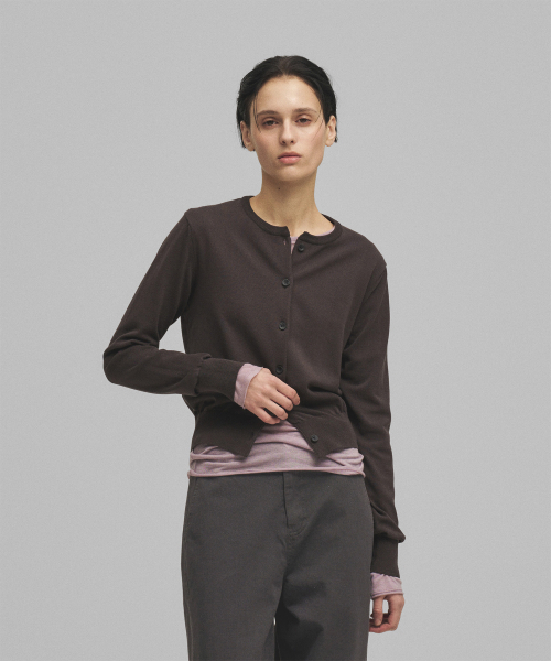 ANOTHER OFFICE WOMEN(アナザー オフィス ウーマン)の「w. Basis Roundneck Cardigan (Pewter)(カーディガン/ボレロ・レディース・その他・0)」の2枚目の写真