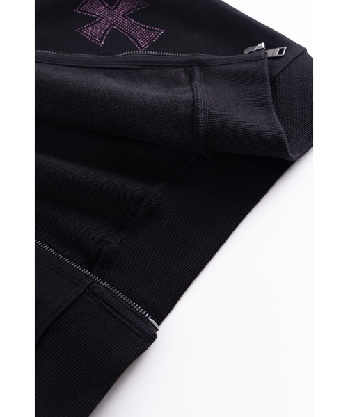 UNKNOWN LONDON(アンノウン・ロンドン)の「ジップフーディ|Black x Purple Cross Rhinestone Zip Hoodie|Unknown London(パーカー・メンズ・ブラック・SMALL/MEDIUM/LARGE/X-LARGE)」の8枚目の写真