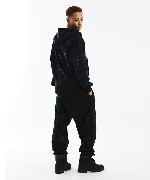 UNKNOWN LONDON(アンノウン・ロンドン)の「ジップフーディ|Black x Purple Cross Rhinestone Zip Hoodie|Unknown London(パーカー・メンズ・ブラック・SMALL/MEDIUM/LARGE/X-LARGE)」の10枚目の写真
