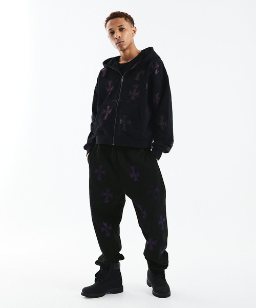 UNKNOWN LONDON(アンノウン・ロンドン)の「ジップフーディ|Black x Purple Cross Rhinestone Zip Hoodie|Unknown London(パーカー・メンズ・ブラック・SMALL/MEDIUM/LARGE/X-LARGE)」の9枚目の写真