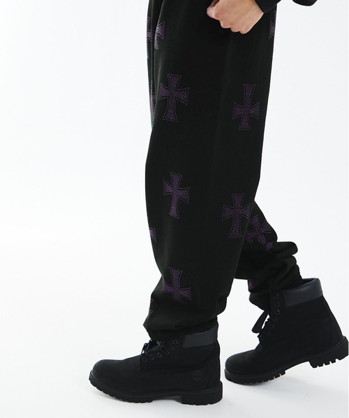 UNKNOWN LONDON(アンノウン・ロンドン)の「ジップフーディ|Black x Purple Cross Rhinestone Zip Hoodie|Unknown London(パーカー・メンズ・ブラック・SMALL/MEDIUM/LARGE/X-LARGE)」の14枚目の写真