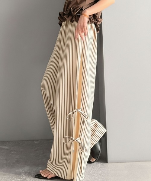 mily bilet（ミウィビレット）の「【mily bilet】トレンドのスポーティーMIXを叶える1本♪サイドリボンタイ 切り替えイージーパンツ（その他パンツ・レディース・ブラック/チャコールグレー×ブラック/ホワイト×ブラック/ホワイト×ブラウン・LARGE/MEDIUM/SMALL/X-LARGE）」の2枚目の写真