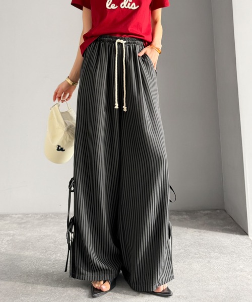 mily bilet（ミウィビレット）の「【mily bilet】トレンドのスポーティーMIXを叶える1本♪サイドリボンタイ 切り替えイージーパンツ（その他パンツ・レディース・ブラック/チャコールグレー×ブラック/ホワイト×ブラック/ホワイト×ブラウン・LARGE/MEDIUM/SMALL/X-LARGE）」の4枚目の写真