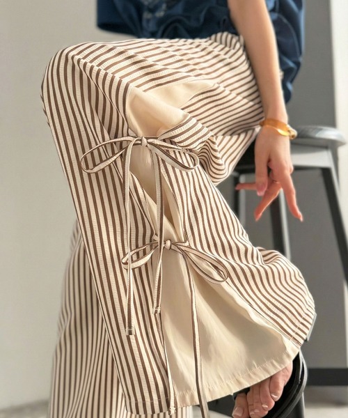 mily bilet（ミウィビレット）の「【mily bilet】トレンドのスポーティーMIXを叶える1本♪サイドリボンタイ 切り替えイージーパンツ（その他パンツ・レディース・ブラック/チャコールグレー×ブラック/ホワイト×ブラック/ホワイト×ブラウン・LARGE/MEDIUM/SMALL/X-LARGE）」の5枚目の写真