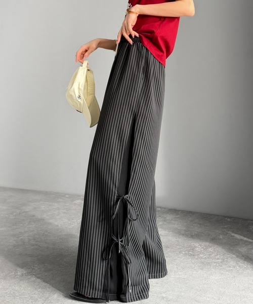 mily bilet（ミウィビレット）の「【mily bilet】トレンドのスポーティーMIXを叶える1本♪サイドリボンタイ 切り替えイージーパンツ（その他パンツ・レディース・ブラック/チャコールグレー×ブラック/ホワイト×ブラック/ホワイト×ブラウン・LARGE/MEDIUM/SMALL/X-LARGE）」の6枚目の写真