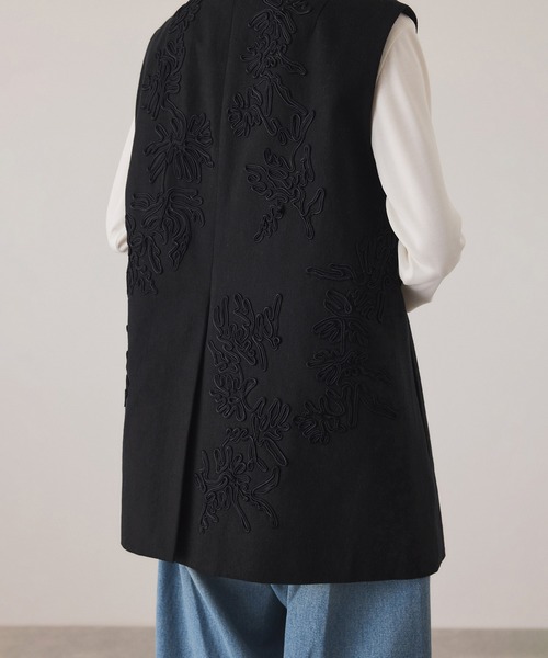 ADAM ET ROPE'（アダムエロペ）の「エンブロイダリージレ（ベスト・レディース・キナリ/ブラック・FREE）」の3枚目の写真