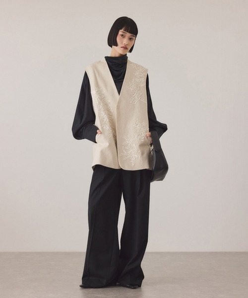 ADAM ET ROPE'（アダムエロペ）の「エンブロイダリージレ（ベスト・レディース・キナリ/ブラック・FREE）」の4枚目の写真