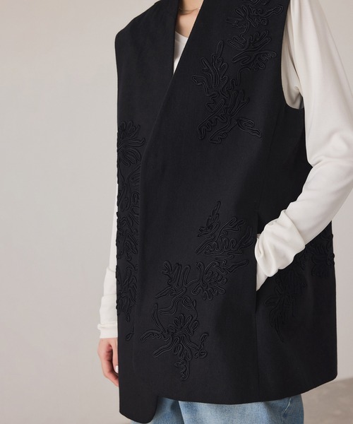 ADAM ET ROPE'（アダムエロペ）の「エンブロイダリージレ（ベスト・レディース・キナリ/ブラック・FREE）」の10枚目の写真