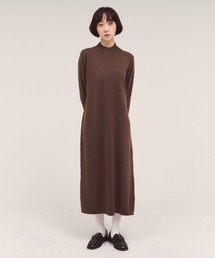 スタンドネックロングワンピース