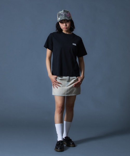 X-girl(エックスガール)の「COLORFUL LOGO S/S TEE(Tシャツ/カットソー・レディース・ブルー/ブラック/ホワイト・S/M/L)」の17枚目の写真