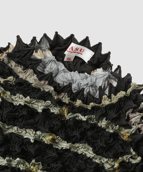 MASU（エムエーエスユー）の「NAPOLEON SPIKY TOPS（その他トップス・メンズ・ブラック/レッド・48/46）」の4枚目の写真