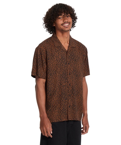 VOLCOM（ボルコム）の「VOLCOM メンズ UTOPIAS PRINT SS 半袖シャツ 【2026年春夏モデル】（シャツ/ブラウス・メンズ・ブラウン・X-LARGE/LARGE/MEDIUM/SMALL）」の5枚目の写真