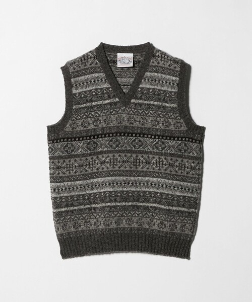 Jamieson's of Shetland（ジャミーソンズオブシェトランド）の「＜Jamieson`s＞フェアアイル Vネックベスト（ニット/セーター・メンズ・グレー系/オリーブ・42/40）」の2枚目の写真