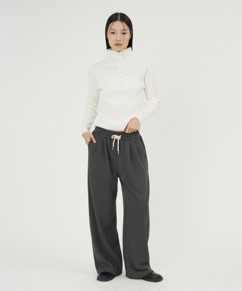 NUJOH(ヌゾ)の「Wide Drawstring Sweat Pants / ワイドドローストリングスウェットパンツ(スウェットパンツ・レディース・ブラック/ナチュラル/ブラウン/チャコールグレー・FREE)」の3枚目の写真