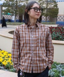 FFEIN（フェイン）の「【FFEIN（フェイン）】アソートワンポイントラウンド長袖チェックシャツ / シャツ レギュラーカラー 長袖 ワンポイント 刺繍 レイヤード ポケット（シャツ/ブラウス）」