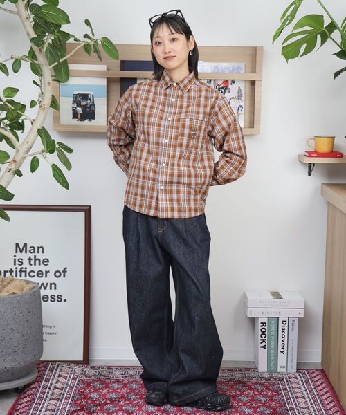 FFEIN(フェイン)の「【FFEIN(フェイン)】アソートワンポイントラウンド長袖チェックシャツ / シャツ レギュラーカラー 長袖 ワンポイント 刺繍 レイヤード ポケット(シャツ/ブラウス・メンズ・グリーン/ブルー/ダークオレンジ/ダークネイビー/レッド/パープル・X-SMALL/LARGE/MEDIUM/SMALL)」の19枚目の写真