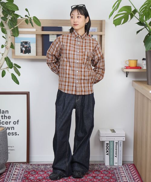 FFEIN(フェイン)の「【FFEIN(フェイン)】アソートワンポイントラウンド長袖チェックシャツ / シャツ レギュラーカラー 長袖 ワンポイント 刺繍 レイヤード ポケット(シャツ/ブラウス・メンズ・グリーン/ブルー/ダークオレンジ/ダークネイビー/レッド/パープル・X-SMALL/LARGE/MEDIUM/SMALL)」の20枚目の写真