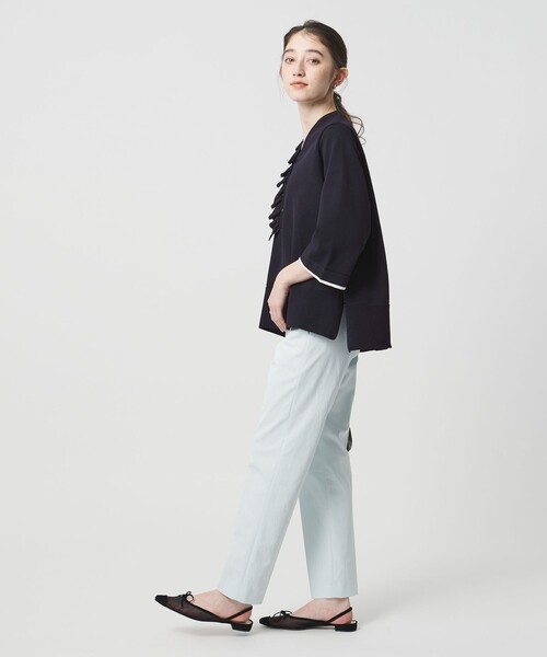 UNITED ARROWS（ユナイテッドアローズ）の「ミニマル Vネックフリル プルオーバー（ニット/セーター・レディース・ブラック/ネイビー/ベージュ・00）」の6枚目の写真