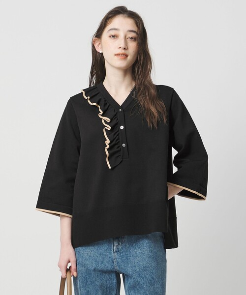 UNITED ARROWS（ユナイテッドアローズ）の「ミニマル Vネックフリル プルオーバー（ニット/セーター・レディース・ブラック/ネイビー/ベージュ・00）」の7枚目の写真