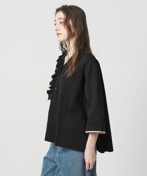 UNITED ARROWS（ユナイテッドアローズ）の「ミニマル Vネックフリル プルオーバー（ニット/セーター・レディース・ブラック/ネイビー/ベージュ・00）」の8枚目の写真