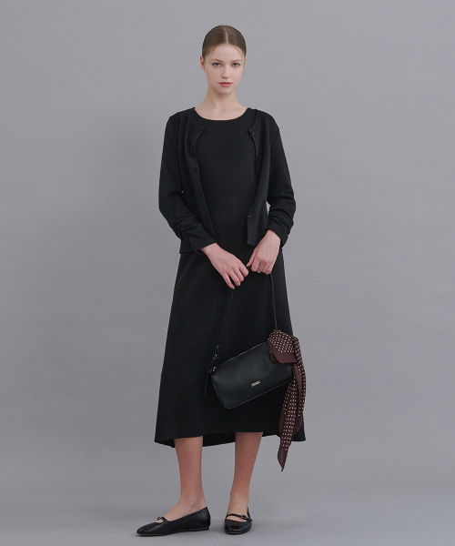 MICANE（ミケーネ）の「ソニア ビスチェドレス-カーディガンセットアップ（ワンピース・レディース・Beige/ブラック・SMALL/MEDIUM/LARGE/X-LARGE/XX-LARGE）」の4枚目の写真