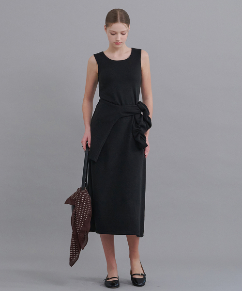 MICANE（ミケーネ）の「ソニア ビスチェドレス-カーディガンセットアップ（ワンピース・レディース・Beige/ブラック・SMALL/MEDIUM/LARGE/X-LARGE/XX-LARGE）」の5枚目の写真