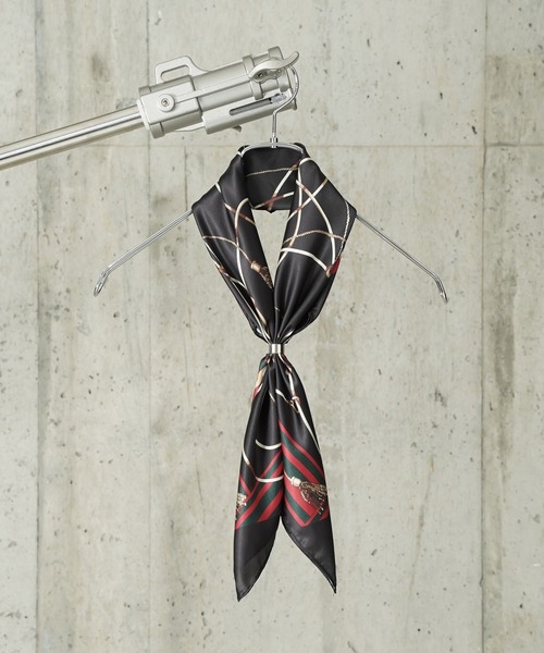 THE MILES（ザ マイルズ）の「"03"≪スカーフリング付き≫アソート スカーフ(70cm×70cm)（バンダナ/スカーフ・レディース・グリーン系1/ネイビー系3/ピーコックグリーン系1/オレンジ系1/イエロー系1/サックスブルー系1/ブラック系1/ネイビー系1/ホワイト系1/レッド系1/ネイビー系2/ベージュ系1/ダルブルー系1/ブラック系2/スカイブルー系1・ONE SIZE）」の3枚目の写真