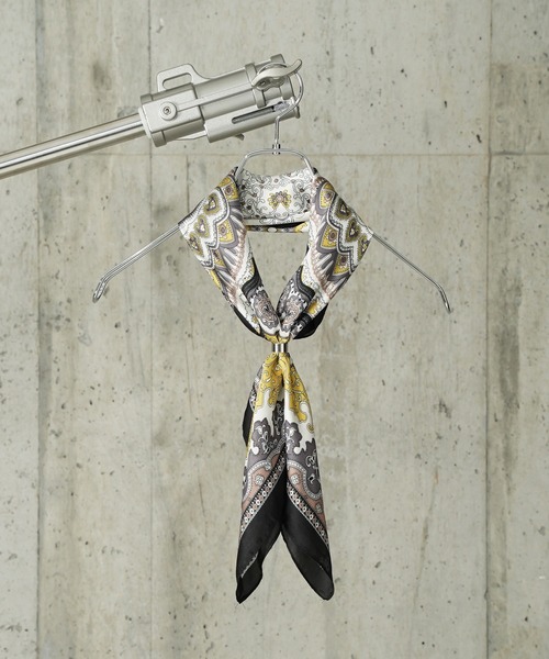 THE MILES（ザ マイルズ）の「"03"≪スカーフリング付き≫アソート スカーフ(70cm×70cm)（バンダナ/スカーフ・レディース・グリーン系1/ネイビー系3/ピーコックグリーン系1/オレンジ系1/イエロー系1/サックスブルー系1/ブラック系1/ネイビー系1/ホワイト系1/レッド系1/ネイビー系2/ベージュ系1/ダルブルー系1/ブラック系2/スカイブルー系1・ONE SIZE）」の4枚目の写真