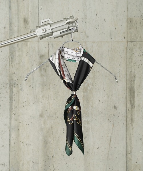 THE MILES（ザ マイルズ）の「"03"≪スカーフリング付き≫アソート スカーフ(70cm×70cm)（バンダナ/スカーフ・レディース・グリーン系1/ネイビー系3/ピーコックグリーン系1/オレンジ系1/イエロー系1/サックスブルー系1/ブラック系1/ネイビー系1/ホワイト系1/レッド系1/ネイビー系2/ベージュ系1/ダルブルー系1/ブラック系2/スカイブルー系1・ONE SIZE）」の6枚目の写真