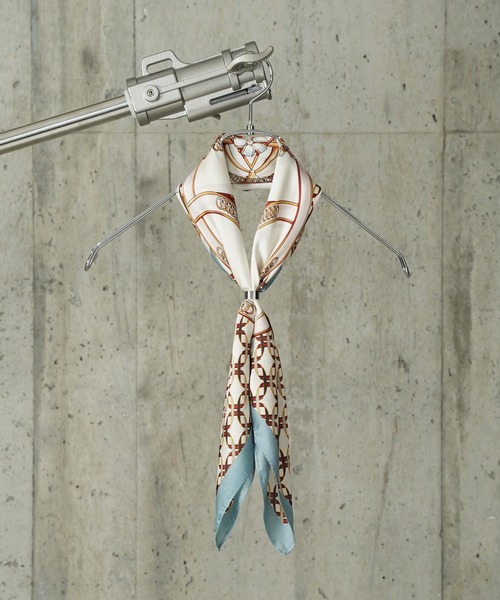 THE MILES（ザ マイルズ）の「"03"≪スカーフリング付き≫アソート スカーフ(70cm×70cm)（バンダナ/スカーフ・レディース・グリーン系1/ネイビー系3/ピーコックグリーン系1/オレンジ系1/イエロー系1/サックスブルー系1/ブラック系1/ネイビー系1/ホワイト系1/レッド系1/ネイビー系2/ベージュ系1/ダルブルー系1/ブラック系2/スカイブルー系1・ONE SIZE）」の12枚目の写真