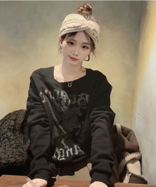 DAUSPICE(ディーオスピス)の「(DUC) GA one-shoulder sweatshirt Black(スウェット・レディース・ブラック・ONE SIZE)」の11枚目の写真