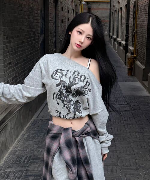 DAUSPICE(ディーオスピス)の「(DUC) GA one-shoulder sweatshirt Black(スウェット・レディース・ブラック・ONE SIZE)」の13枚目の写真