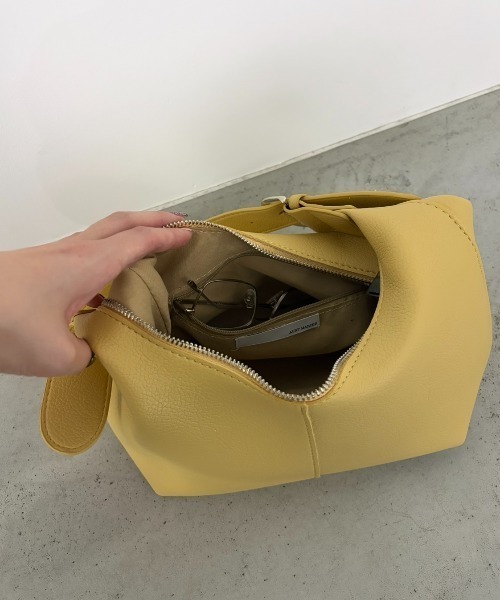 Aunt Marie's(アントマリーズ)の「ワンハンドルミニショルダーバッグ(ショルダーバッグ・レディース・ブラック/イエロー/グリーン/ブルー・FREE)」の6枚目の写真