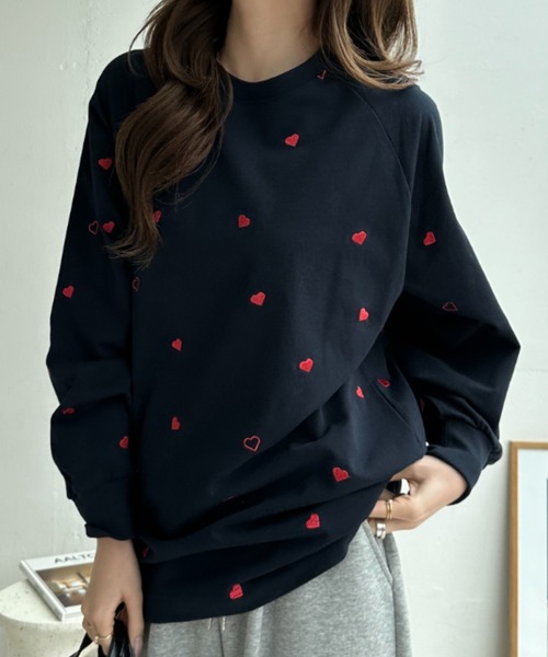 umune(ウムネ)の「ハート刺繍 ロンT 総柄 カットソー 長袖 Tシャツ クルーネック プルオーバー クルーネック カジュアル トップス 秋 冬(Tシャツ/カットソー・レディース・オフホワイト/ブラック/ネイビー・FREE)」の17枚目の写真