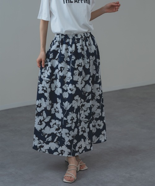 ANNA LUNA(アンナルナ)の「【ANNA LUNA】上品 な 花柄 で 華やぐ 大人 スカート(スカート・レディース・グレー/ネイビー・MEDIUM)」の8枚目の写真