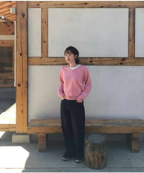 AWESOME STUDIO(オーサムスタジオ)の「クラシックレイヤードVネックニットライトピンク(ニット/セーター・レディース・ライトピンク・FREE)」の5枚目の写真
