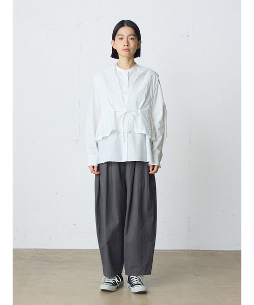 MidiUmi（ミディウミ）の「MidiUmi C/Lワイドイージーテーパードパンツ（その他パンツ・レディース・チャコールグレー/ブラック/キナリ・FREE）」の16枚目の写真