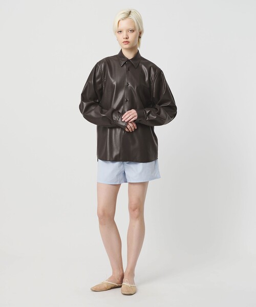 H　BEAUTY&YOUTH UNITED ARROWS（エイチビューティーアンドユースユナイテッドアローズ）の「＜H＞レザーライク シャツ（シャツ/ブラウス・レディース・ブラック/ダークブラウン・M/S）」の5枚目の写真
