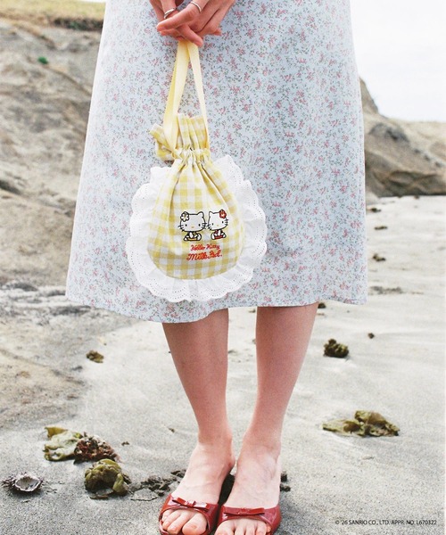 sanrio（サンリオ）の「MILKFED. × HELLO KITTY F2F DRAWSTRING POUCH（ポーチ・レディース・レッド/イエロー/ブラック・ONE SIZE）」の2枚目の写真
