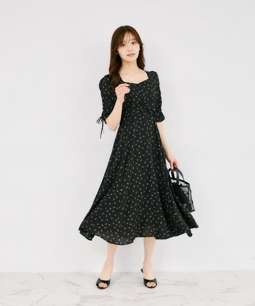 tocco closet(トッコ クローゼット)の「リボン付きギャザースリーブプチローズプリントセミマーメイドワンピース(ワンピース・レディース・ブラック/アイボリー・M)」の13枚目の写真