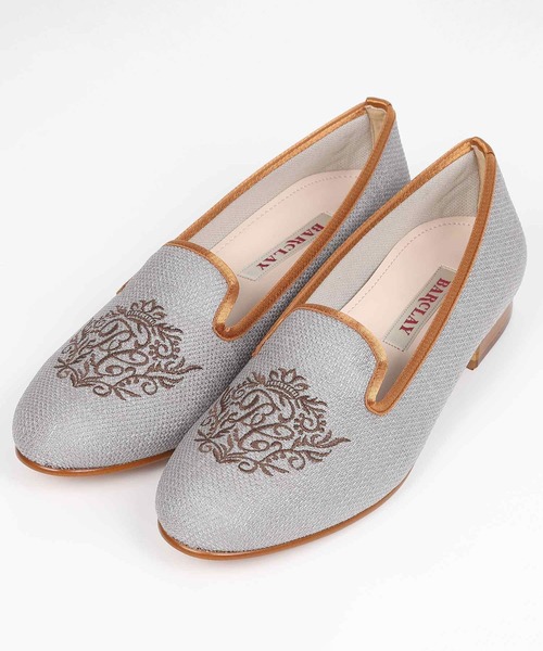 BARCLAY(バークレー)の「BARCLAY(バークレー)刺繍モチーフオペラシューズ(パンプス・レディース・ブルー/グレー/ネイビー/オレンジ/イエロー・22cm/22.5cm/23cm/23.5cm/24cm/24.5cm)」の2枚目の写真