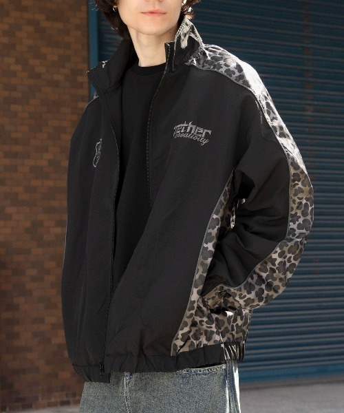 LUXSTYLE(ラグスタイル)の「ヒョウ柄切り替えナイロンブルゾン(ブルゾン・メンズ・ブラック・S/M/L)」の1枚目の写真