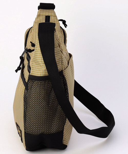 COLEMAN（コールマン）の「Coleman/コールマン COOL SHOULDER MD/クールショルダー（ショルダーバッグ・メンズ・その他9/ブラック/ベージュ・ONE SIZE）」の4枚目の写真